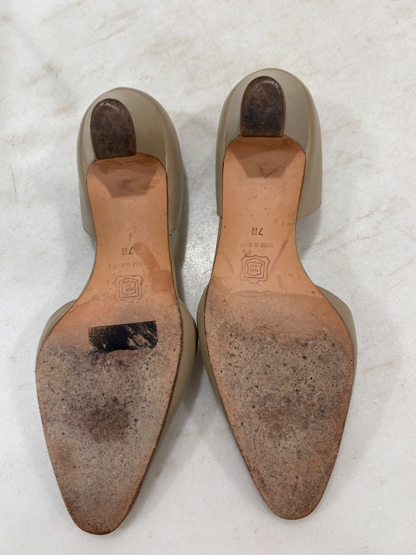 Silvia Fiorentina Taupe D’Orsay Kitten Heel Leather Bow Detail Pumps, 7M