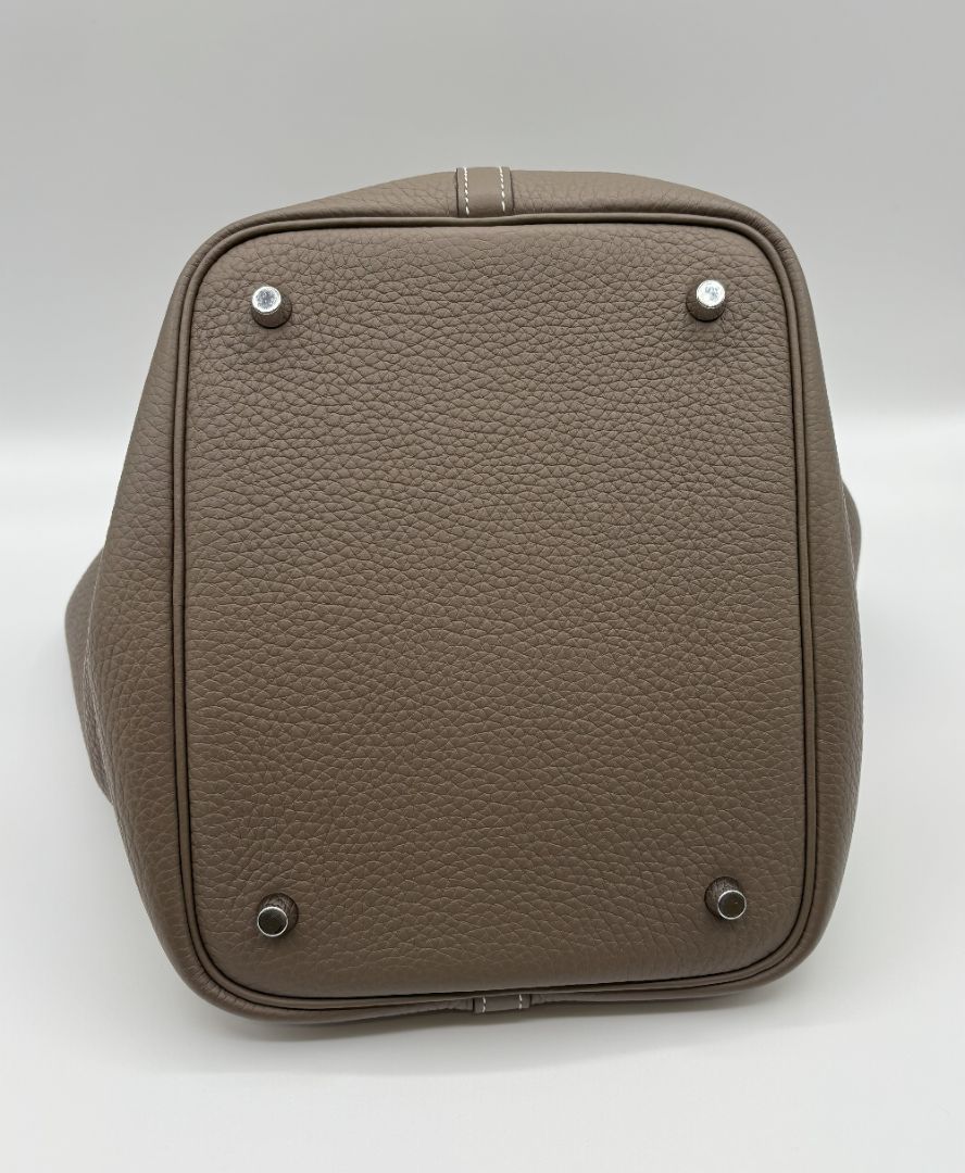 Hermes Taurillon Clemence Picotin Lock 22 MM