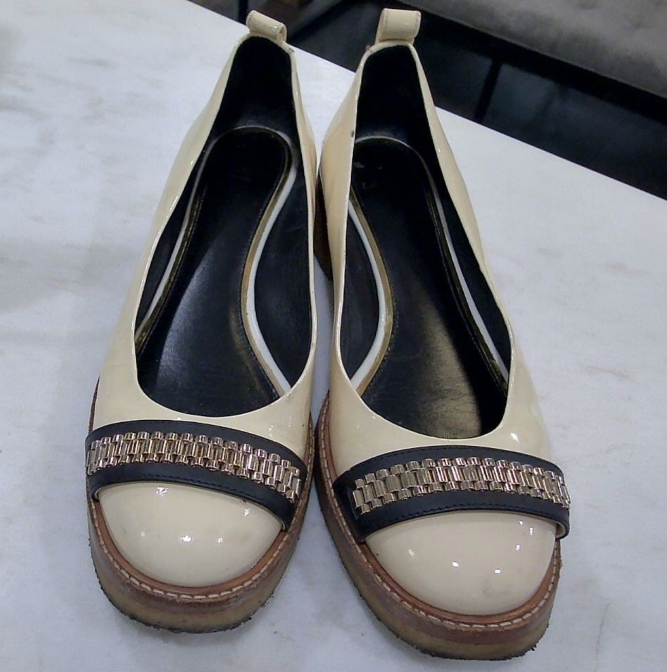 Lanvin Ivory Patent Leather Embellished Chain Flats, 40