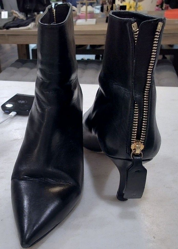 Stuart Weitzman Black Juniper 70 Leather Ankle Boots, 7