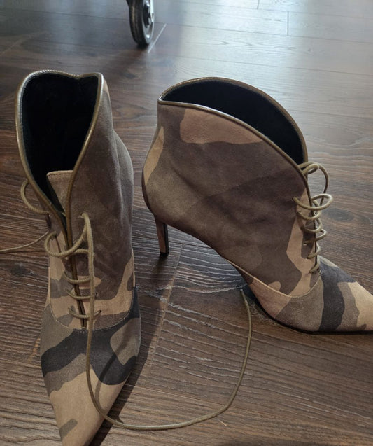 Saint Laurent Multi-Color Camouflage Suede Lace Up Ankle Boots Size, 37.5