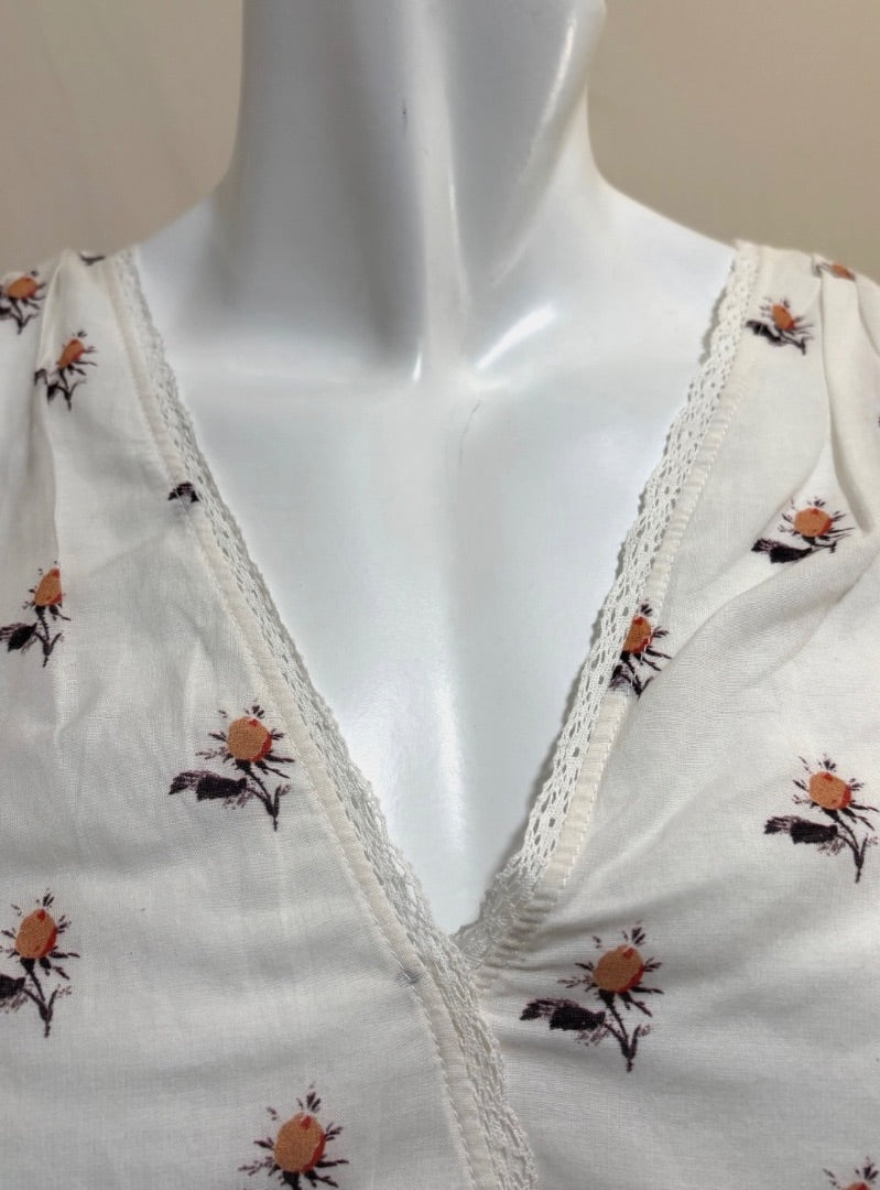 Paige White Hisbiscus Ruffle Sleeve NWT Top, XS