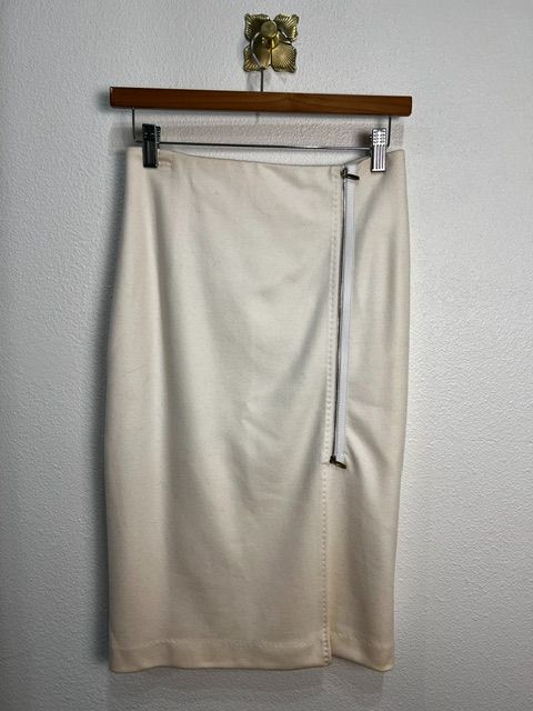 MaxMara Cream 100% Virgin Wool Zipper Detail NWT Skirt, US 4/6