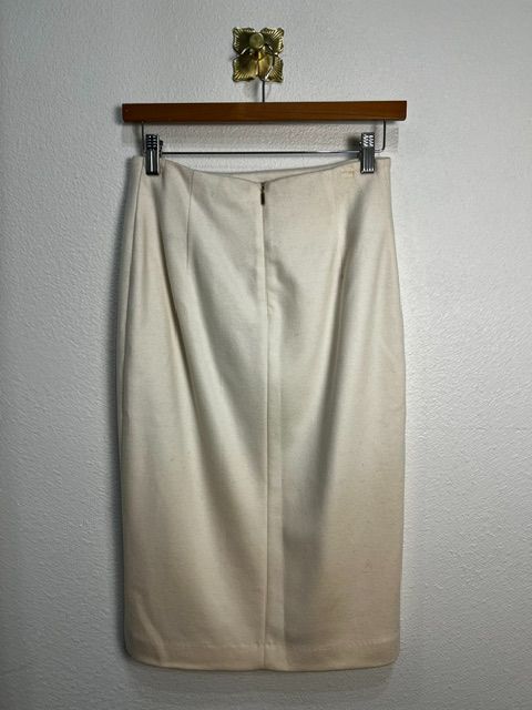 MaxMara Cream 100% Virgin Wool Zipper Detail NWT Skirt, US 4/6
