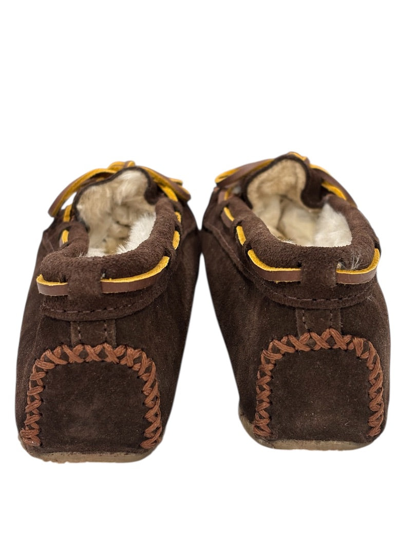 Minnetonka Dark Brown Cally Suede Pile Lining Slipper, ~6