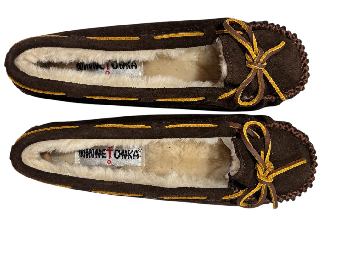 Minnetonka Dark Brown Cally Suede Pile Lining Slipper, ~6