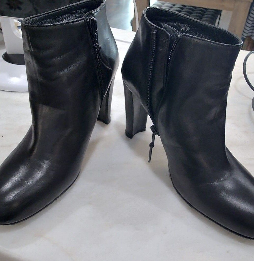 Stuart Weitzman Black Gran Nappa Ankle Boots, 6