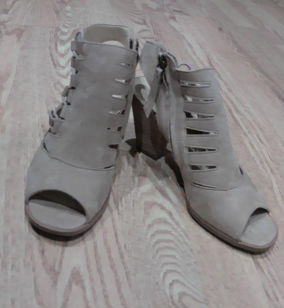 Paul Green Beige Mindy Block Heel Peep Toe Booties, 7.5