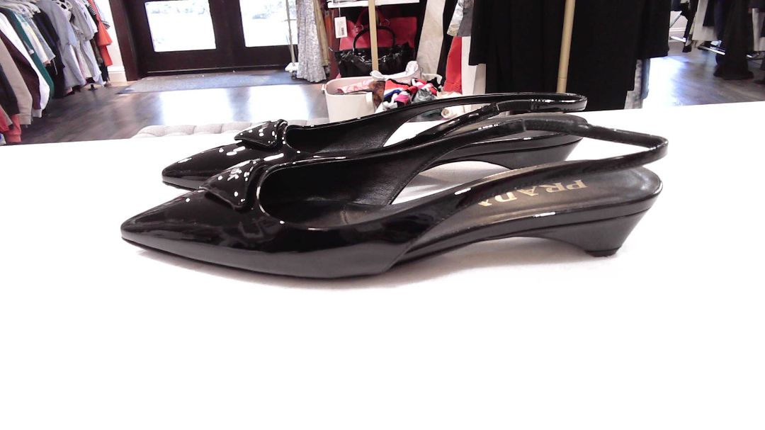【co】Prada Patent Leather Heels 37 Prada Black Patent Leather Logo Slingbacks, 37 – Reprise