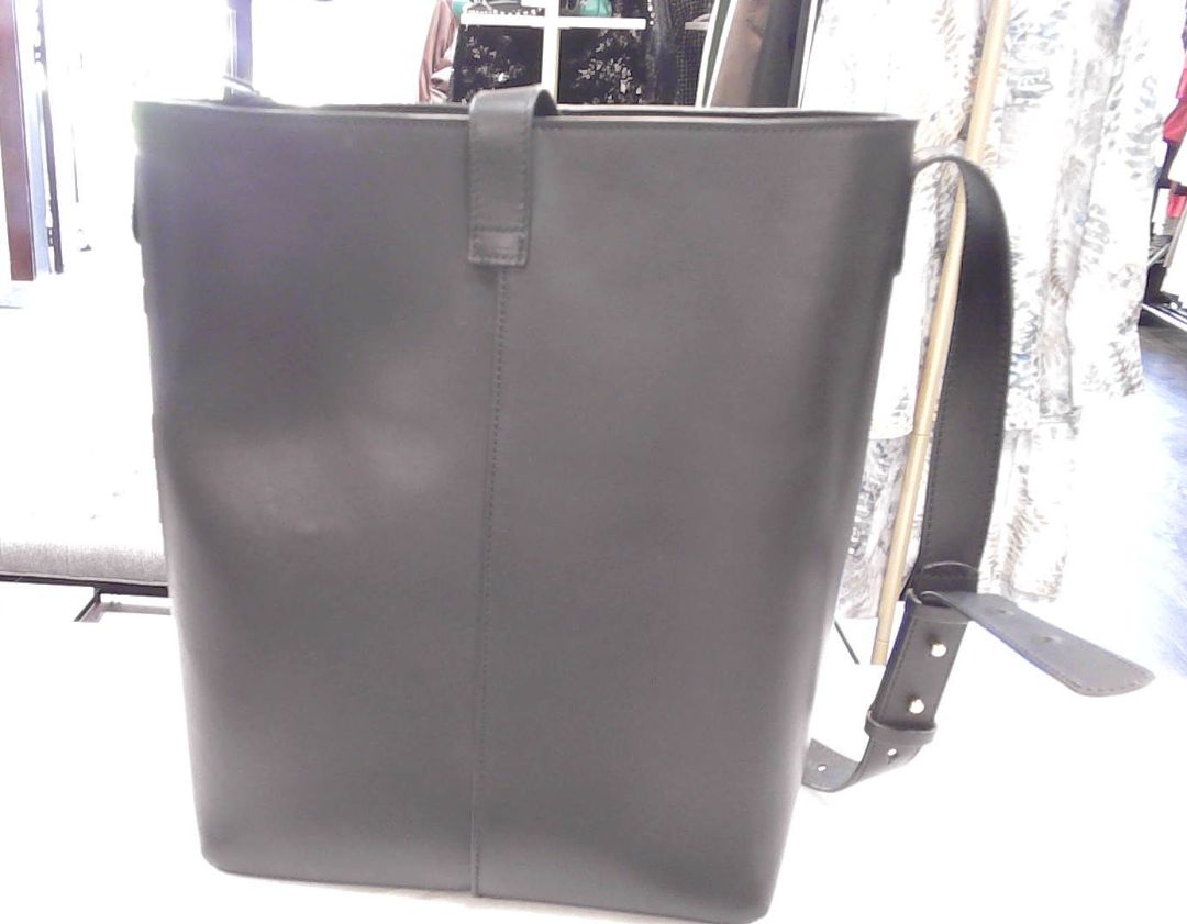 Jenni Kayne Black Leather Shoulder Strap NWT Bucket Bag