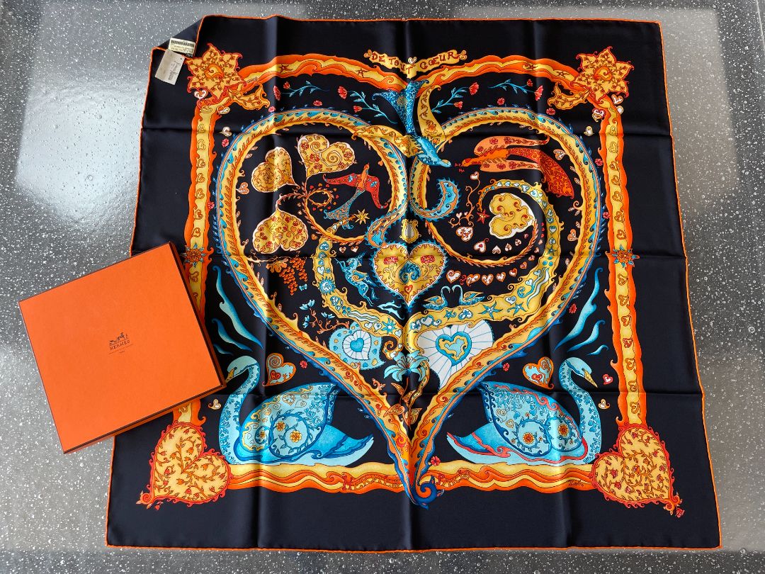 Hermès Black Orange Carré 90 De Tout Coeur by Zoe Pauwels Scarf, 90cm (HAS BOX)