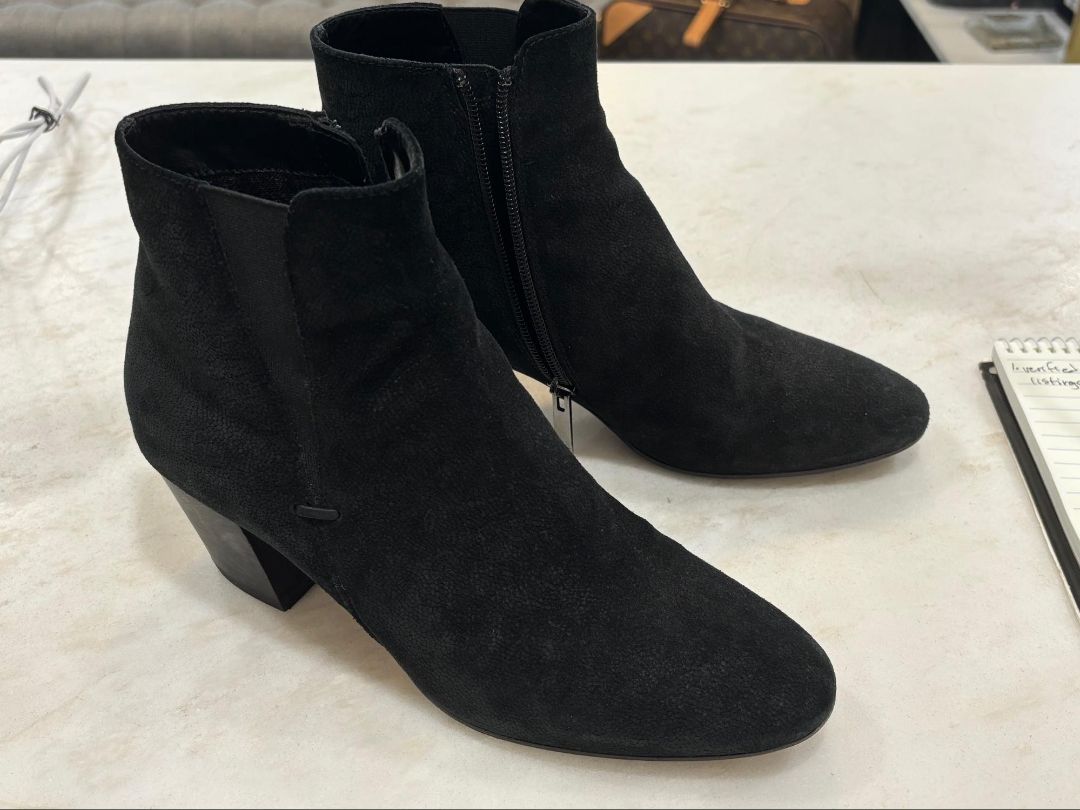 Aquatalia Black Heeled Suede Boots, 8