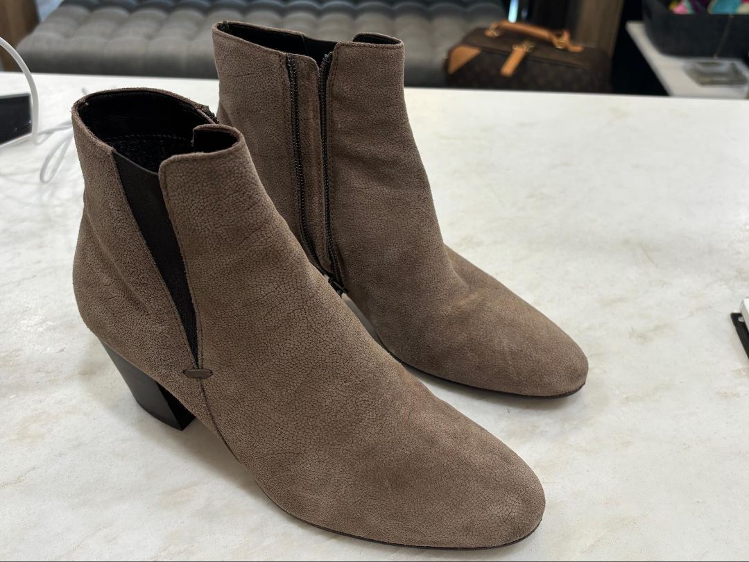 Aquatalia Brown Faylynn Weatherproof Pebbled Suede, 8